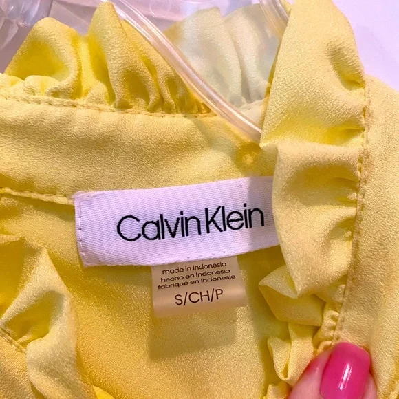 CUTE CALVIN KLEIN YELLOW RUFFED NECK TOP YOU ARE GOING TO LOVE. LIKE NEW & CUTE. - Picture 8 of 12